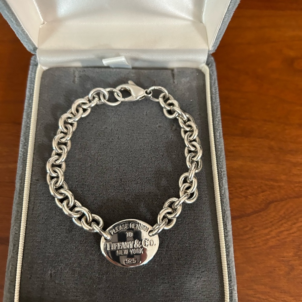 Tiffany & Co vintage Return to Tiffany oval tag bracelet